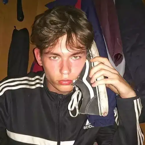 欧美系头像红色男小众男