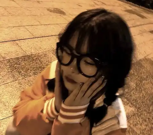 情绪低落的头像女动漫
