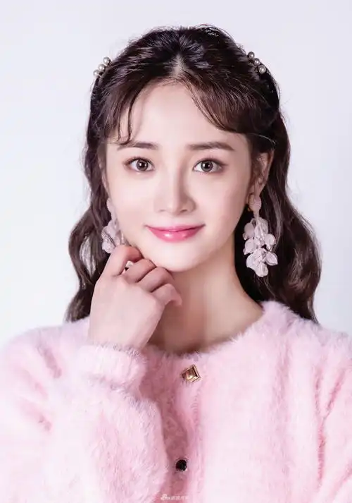 白色治愈系女生头像图片