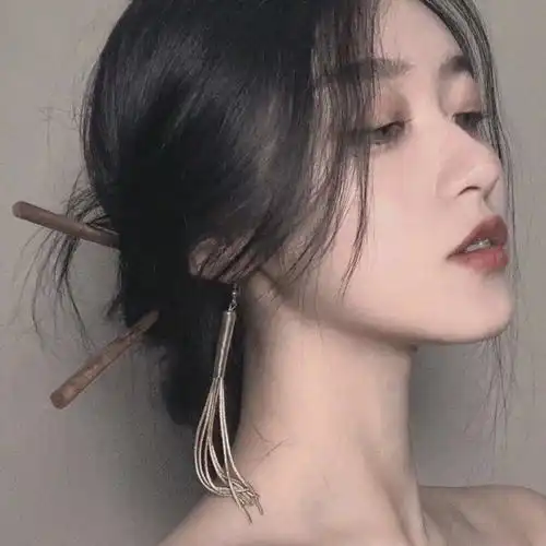 高级禁欲系微信女生头像