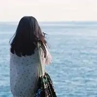 qq头像女人,笑纵然万般心碎女生