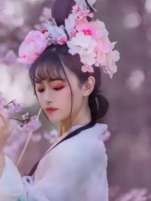 表面禁欲,内心狂野的3大星座女生,让人有种征服欲