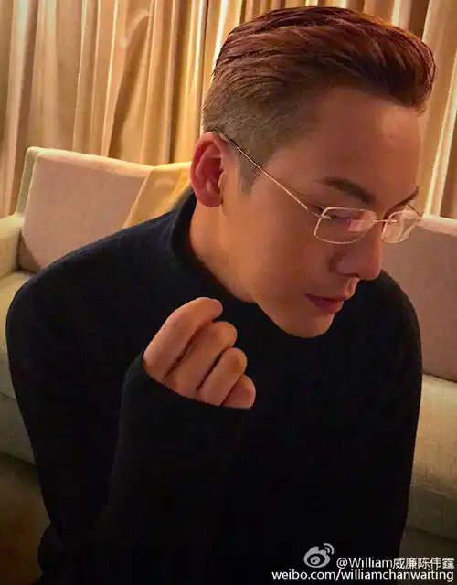 禁欲系头像男西装眼镜陈