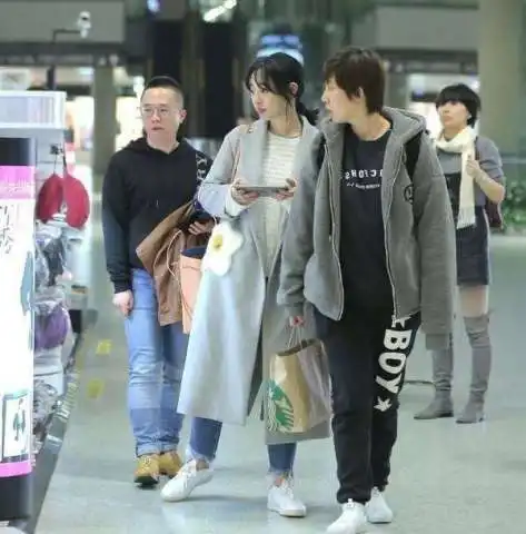 白百合真是过分抛下王珞丹一路美下去,也是让人摸不着头脑