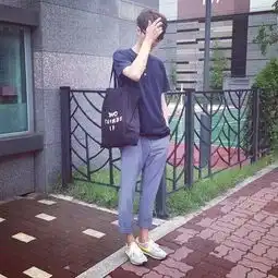 男生拍摄好尴尬让你耍帅无需高颜值