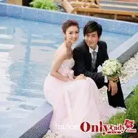 薛凯琪吴卓羲拍情侣婚纱照晒甜蜜