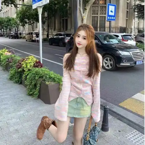 早秋小众别致韩系粉色针织毛衣女法式温柔一字领长袖上衣春秋新款