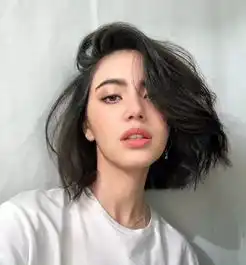 看到这个女生颜值的变化,才知道最有效的整形是增发