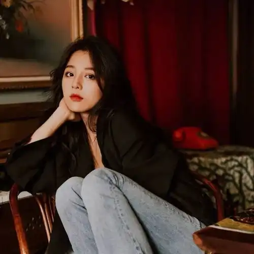 伤感女生头像我在想你那你呢