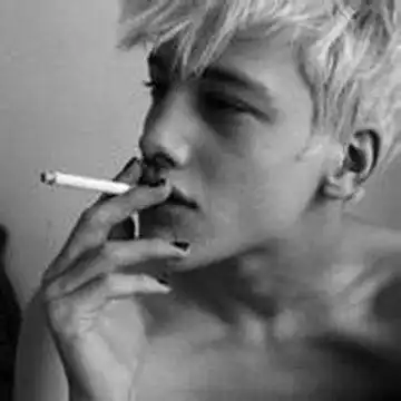 男人深夜伤感经典说说心情短语,看的心都碎了