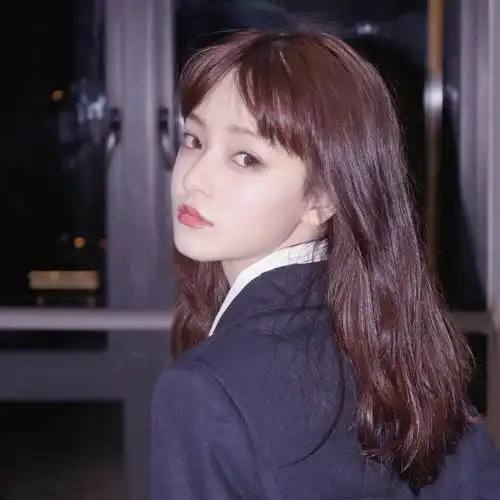 女生头像ins韩系穿搭元
