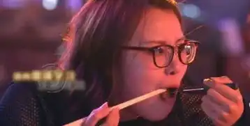 傅园慧再现夸张表情包,谢霆锋不厚道地笑了