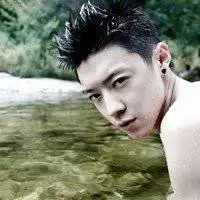 微信个性头像男人抽烟微信头像图片大全