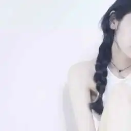 无论生活怎样都不要忘记微笑愿你成为自己的太阳无需凭借谁的光