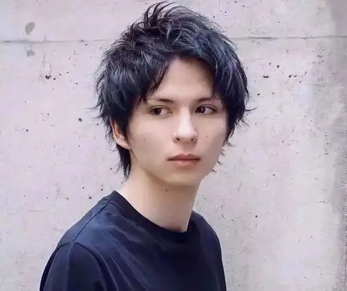 男生剪完日系发型,颜值疯狂上涨