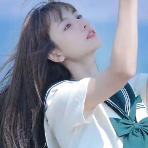 干净白色系女生头像