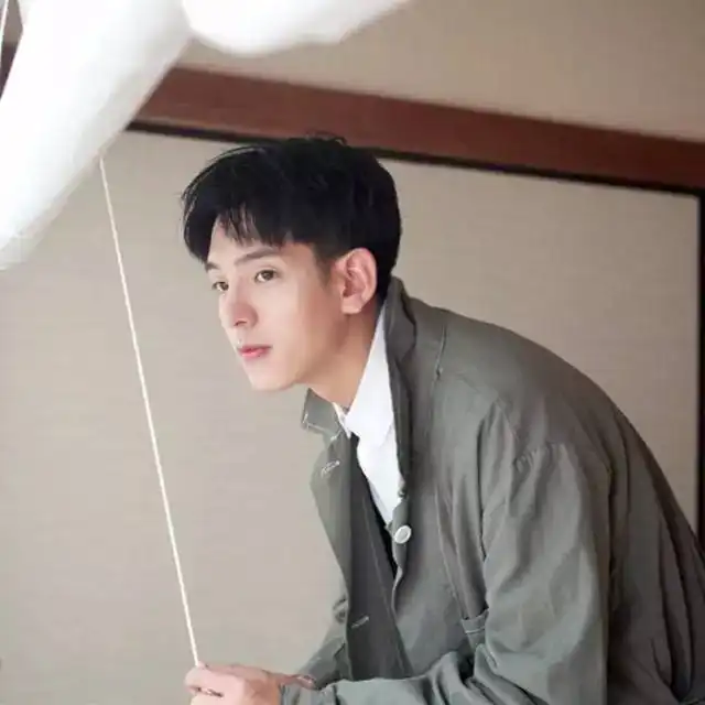 男生衬衫头像禁欲系刘维