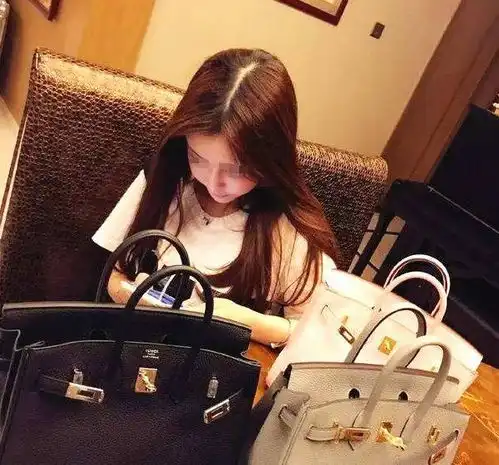 厦门一白富美月入几千,贷款20万吃喝玩乐网友90后都这样...
