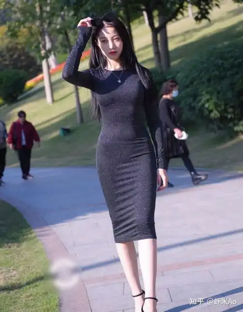 适合初春的10条连衣裙,一周不重样的穿搭,上身很美