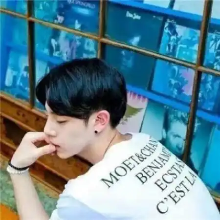男生冷色系头像推荐蓝色