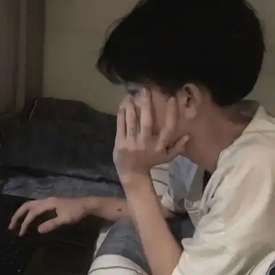 emo丧系男生头像伤感