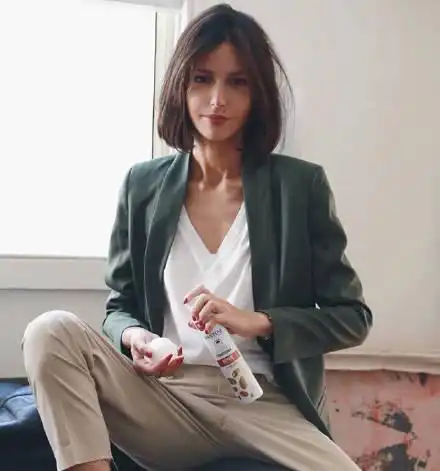 高级禁欲系微信女生头像