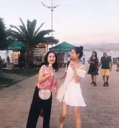 毕业季怎么跟好闺蜜留下美好回忆韩系闺蜜穿搭教你秒变潮人