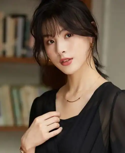 极简穿搭听说黑色系穿搭很显瘦哦竟可以美的如此高级又气质