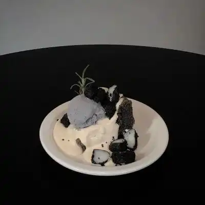 沫兮唯美黑色食物背景图