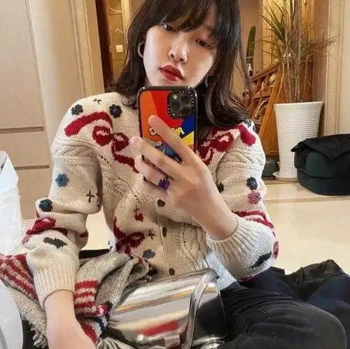 女生头像ins韩系穿搭白