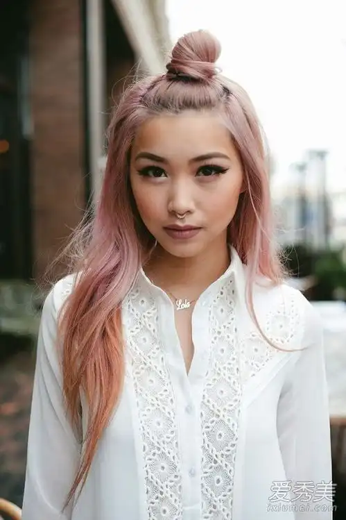 二维发色已经进入时尚界那个女孩有玫瑰粉吗