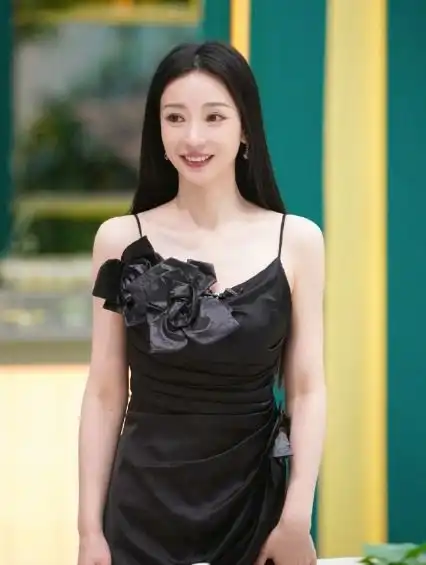 禁欲系头像女图片颜丹晨