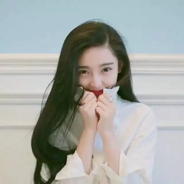 白色治愈系女生头像图片