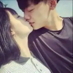 求一些这样的头像,小清新的哦越多越好,最好是一男一女的那样的