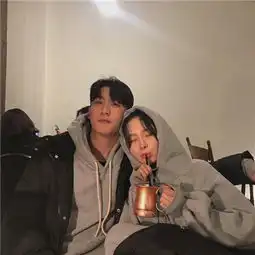 禁欲系撩人的情侣头像田