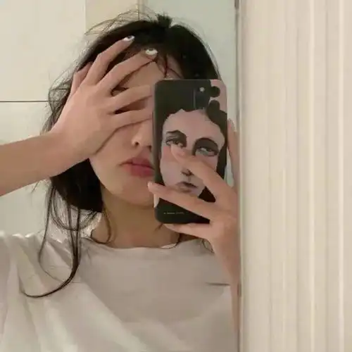 白色治愈系女生头像图片