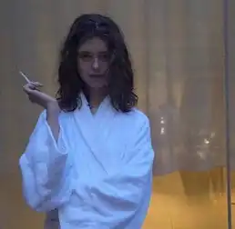 抽烟女生头像