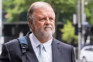 澳版钓鱼执法警察假装14岁男孩,引出性侵罪犯,系前高级外交官