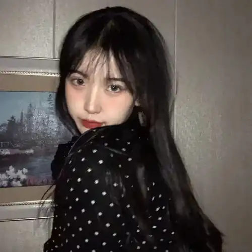 温暖治愈系女生头像今年冬天一起放烟花一起看雪吧