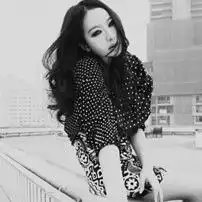 白色系头像女生高级感女