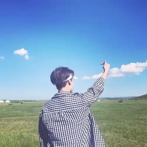 头像男粉色系背影春夏