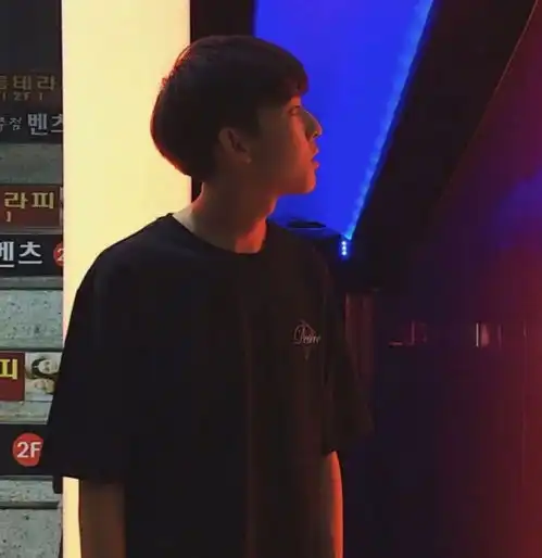 禁欲系头像男生高级头像