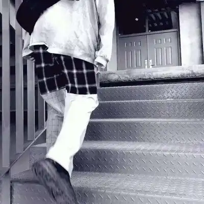 白色系部位头像