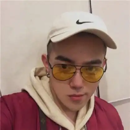 韩系大衣男生头像真人头