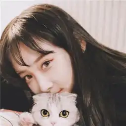 2018抱动物的女生头像大全可爱说故事的人最后往往感动了自己