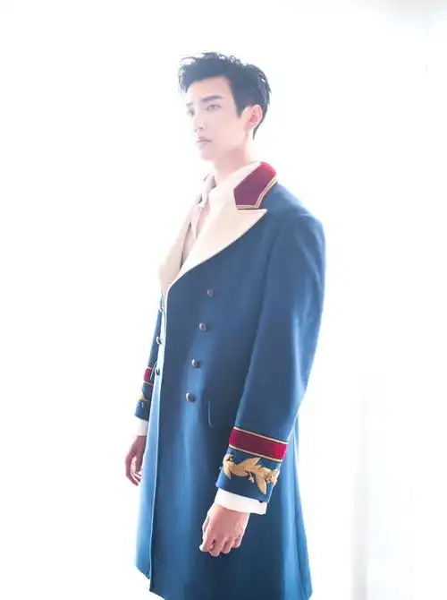 白色系头像男生高级质感