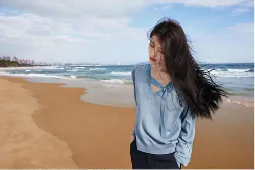 纯色衣服怎么穿出高级美学何穗这么穿简约精致,搭配起来不费劲