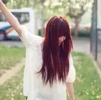 白色治愈系女生头像图片