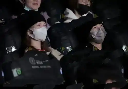 内娱最强女海王男友个个8块腹肌鲨鱼线,吃得也太好了......