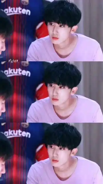 禁欲系花美男,一举一动都在撩人心弦,我突然明白了时光的快乐